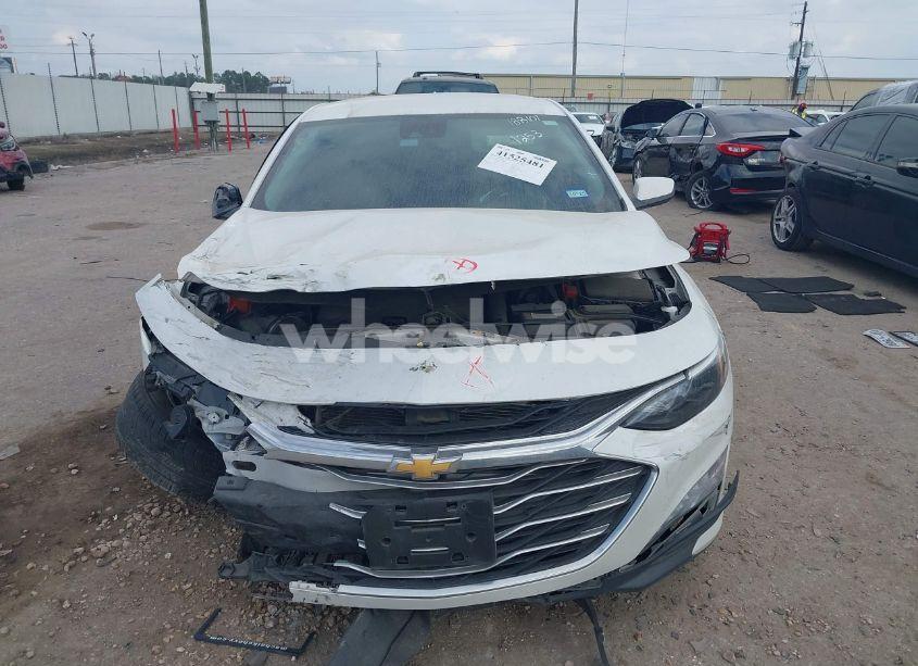 Photo 12 of 2019 Chevrolet Malibu LT (VIN 1G1ZD5ST8KF130861)