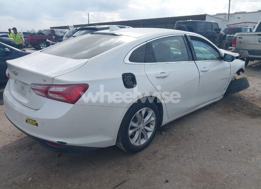 Photo 4 of 2019 Chevrolet Malibu LT (VIN 1G1ZD5ST8KF130861)