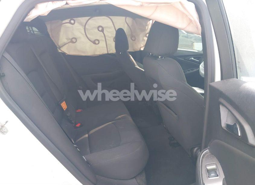 Photo 8 of 2019 Chevrolet Malibu LT (VIN 1G1ZD5ST8KF130861)