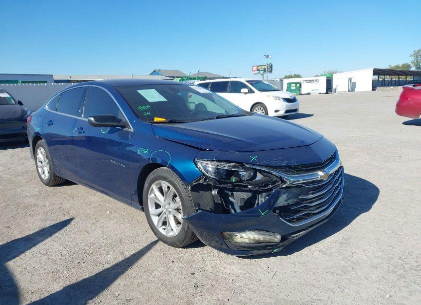 2019 Chevrolet Malibu LT (VIN 1G1ZD5ST8KF145571) main photo