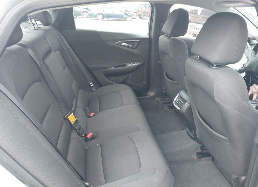 Photo 8 of 2019 Chevrolet Malibu LT (VIN 1G1ZD5ST8KF153945)