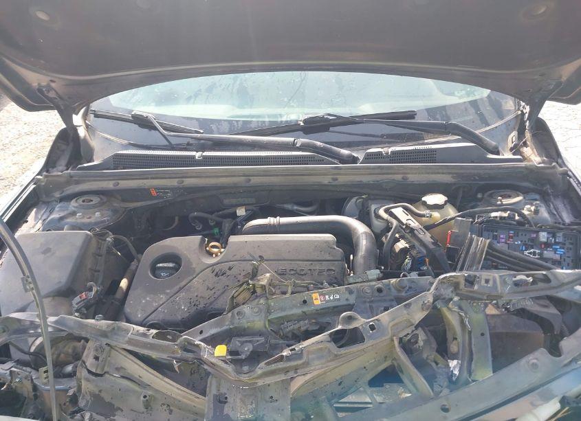 Photo 10 of 2019 Chevrolet Malibu LT (VIN 1G1ZD5ST8KF157834)