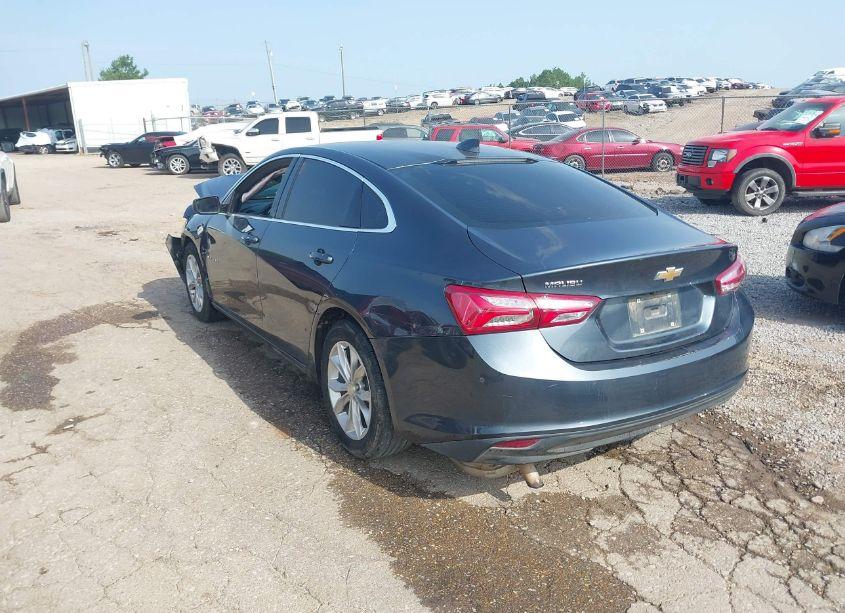 Photo 3 of 2019 Chevrolet Malibu LT (VIN 1G1ZD5ST8KF157834)
