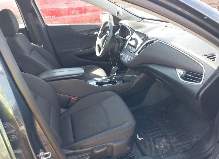 Photo 5 of 2019 Chevrolet Malibu LT (VIN 1G1ZD5ST8KF167392)