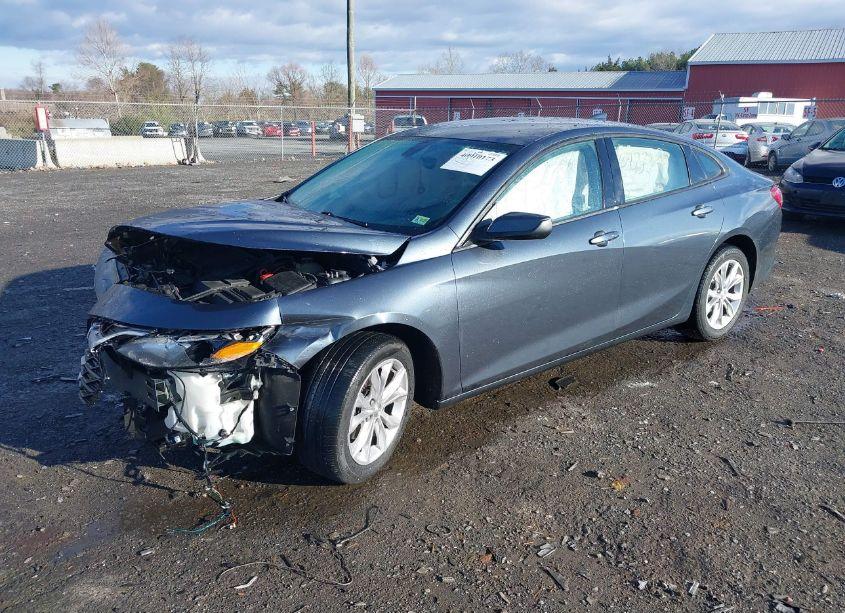 Photo 2 of 2019 Chevrolet Malibu LT (VIN 1G1ZD5ST8KF170650)