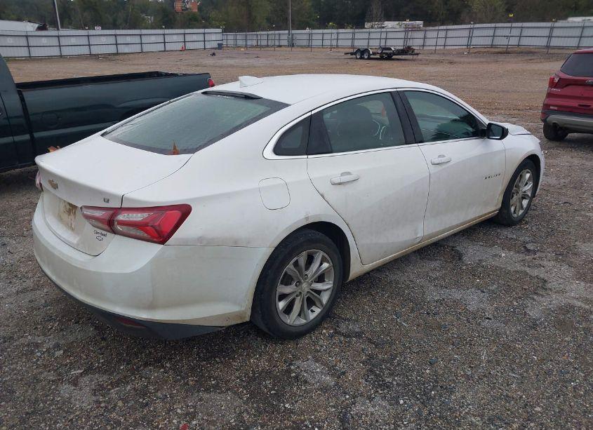 Photo 4 of 2019 Chevrolet Malibu LT (VIN 1G1ZD5ST8KF171653)