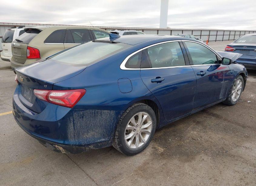 Photo 4 of 2019 Chevrolet Malibu LT (VIN 1G1ZD5ST8KF180448)