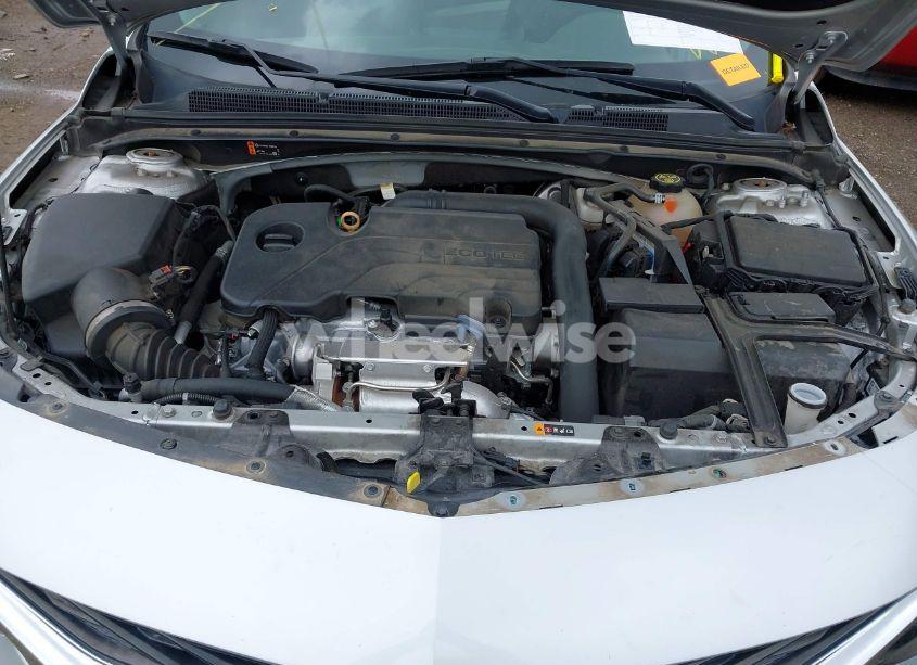 Photo 10 of 2019 Chevrolet Malibu LT (VIN 1G1ZD5ST8KF204974)