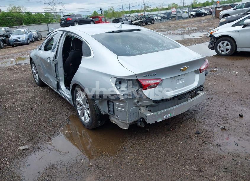 Photo 3 of 2019 Chevrolet Malibu LT (VIN 1G1ZD5ST8KF204974)
