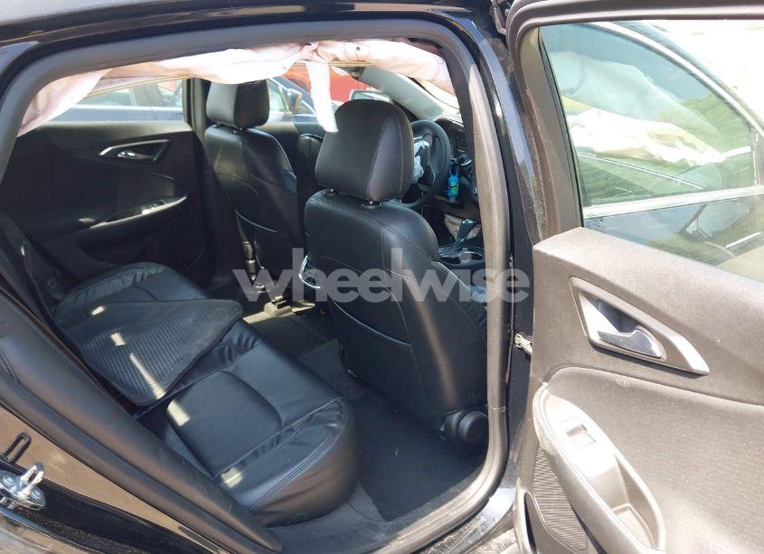 Photo 8 of 2019 Chevrolet Malibu LT (VIN 1G1ZD5ST8KF227008)