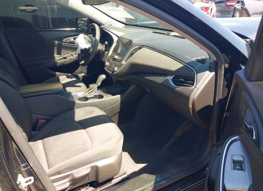 Photo 5 of 2020 Chevrolet Malibu FWD LT (VIN 1G1ZD5ST8LF007966)