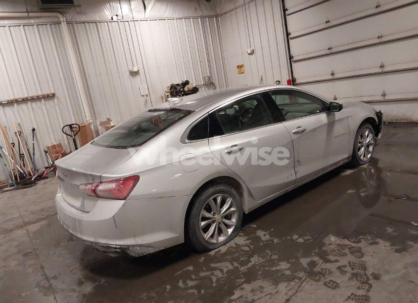Photo 4 of 2020 Chevrolet Malibu FWD LT (VIN 1G1ZD5ST8LF039770)