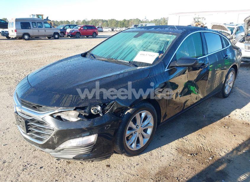 Photo 2 of 2020 Chevrolet Malibu FWD LT (VIN 1G1ZD5ST8LF047223)