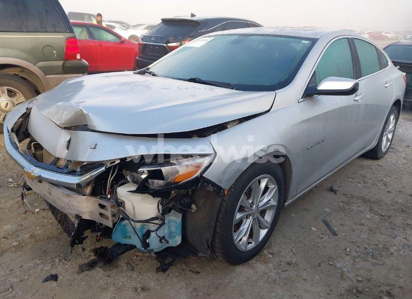 Photo 2 of 2020 Chevrolet Malibu FWD LT (VIN 1G1ZD5ST8LF053961)