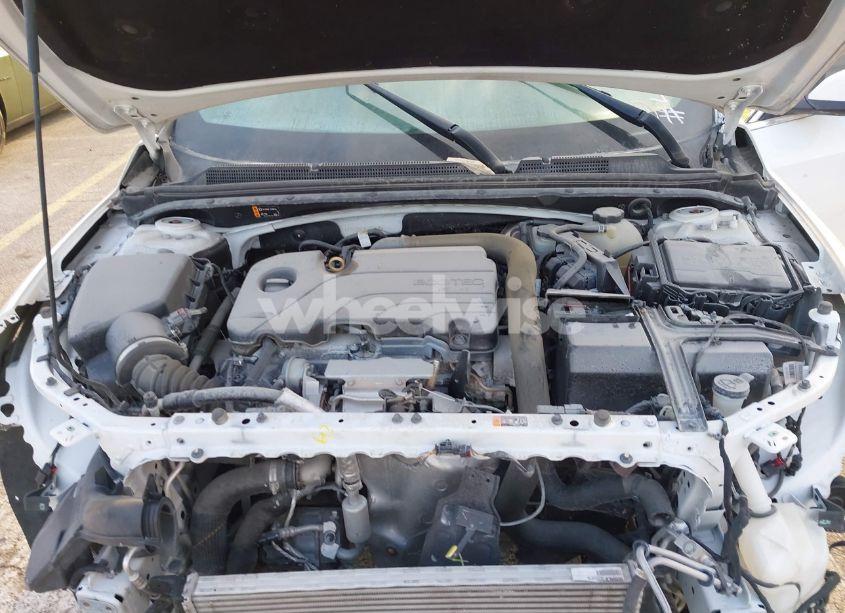 Photo 10 of 2020 Chevrolet Malibu FWD LT (VIN 1G1ZD5ST8LF066550)