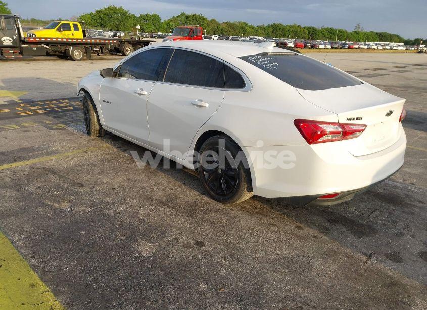Photo 3 of 2020 Chevrolet Malibu FWD LT (VIN 1G1ZD5ST8LF066550)