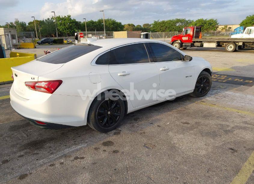 Photo 4 of 2020 Chevrolet Malibu FWD LT (VIN 1G1ZD5ST8LF066550)