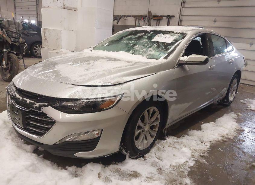 Photo 2 of 2020 Chevrolet Malibu FWD LT (VIN 1G1ZD5ST8LF076351)