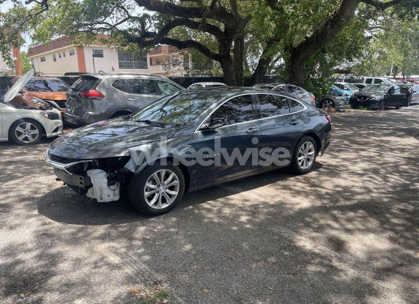 Photo 2 of 2020 Chevrolet Malibu LT (VIN 1G1ZD5ST8LF080495)