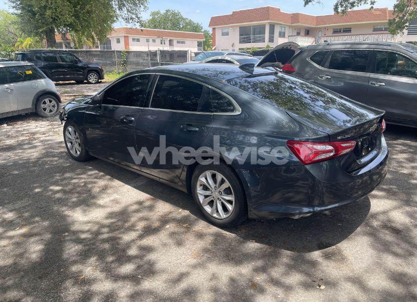 Photo 3 of 2020 Chevrolet Malibu LT (VIN 1G1ZD5ST8LF080495)