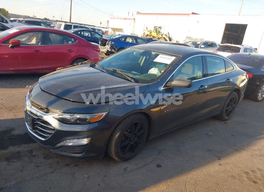 Photo 2 of 2020 Chevrolet Malibu FWD LT (VIN 1G1ZD5ST8LF098155)