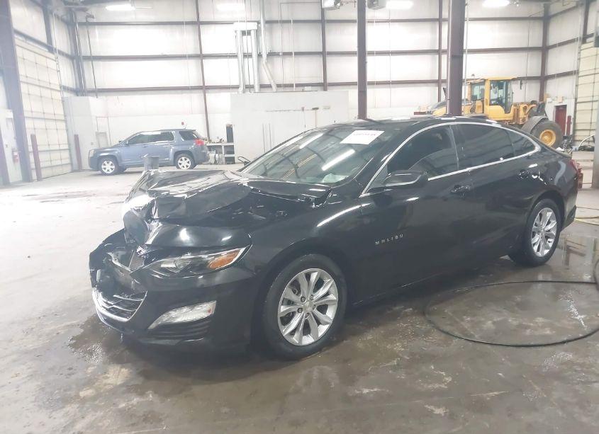 Photo 2 of 2020 Chevrolet Malibu FWD LT (VIN 1G1ZD5ST8LF110563)