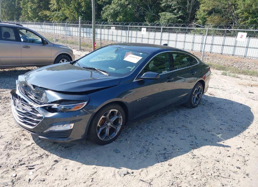 Photo 2 of 2020 Chevrolet Malibu FWD LT (VIN 1G1ZD5ST8LF110661)