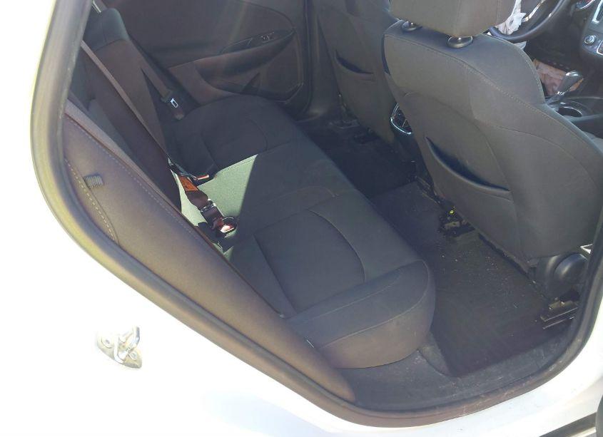 Photo 8 of 2020 Chevrolet Malibu FWD LT (VIN 1G1ZD5ST8LF120364)