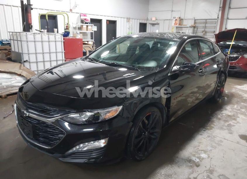 Photo 2 of 2020 Chevrolet Malibu FWD LT (VIN 1G1ZD5ST8LF134166)