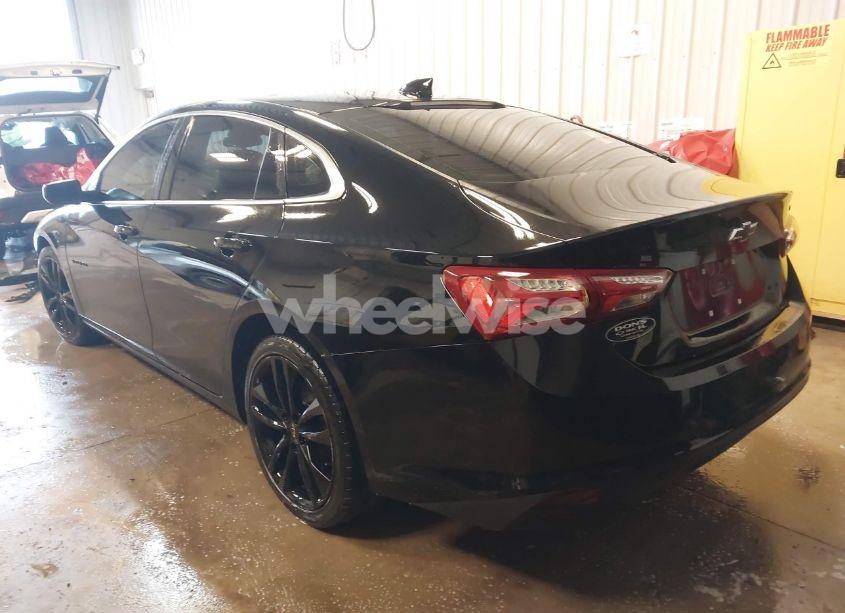 Photo 3 of 2020 Chevrolet Malibu FWD LT (VIN 1G1ZD5ST8LF140131)