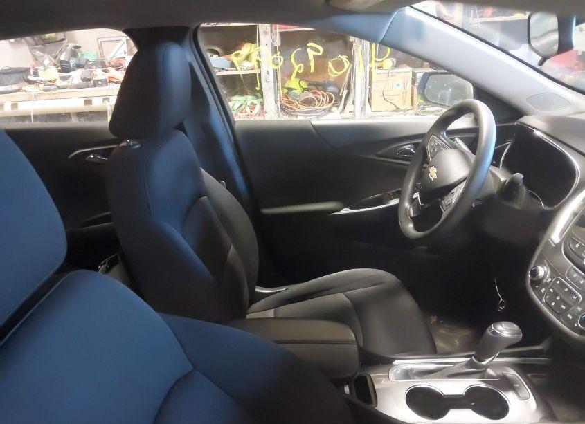 Photo 5 of 2020 Chevrolet Malibu FWD LT (VIN 1G1ZD5ST8LF156409)