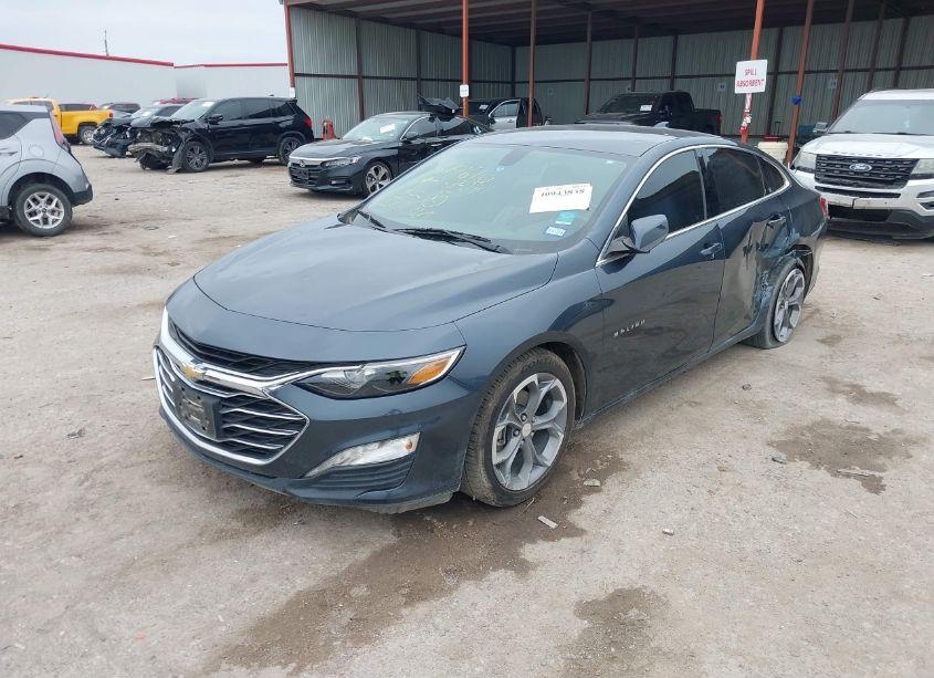 Photo 2 of 2020 Chevrolet Malibu FWD LT (VIN 1G1ZD5ST8LF156555)