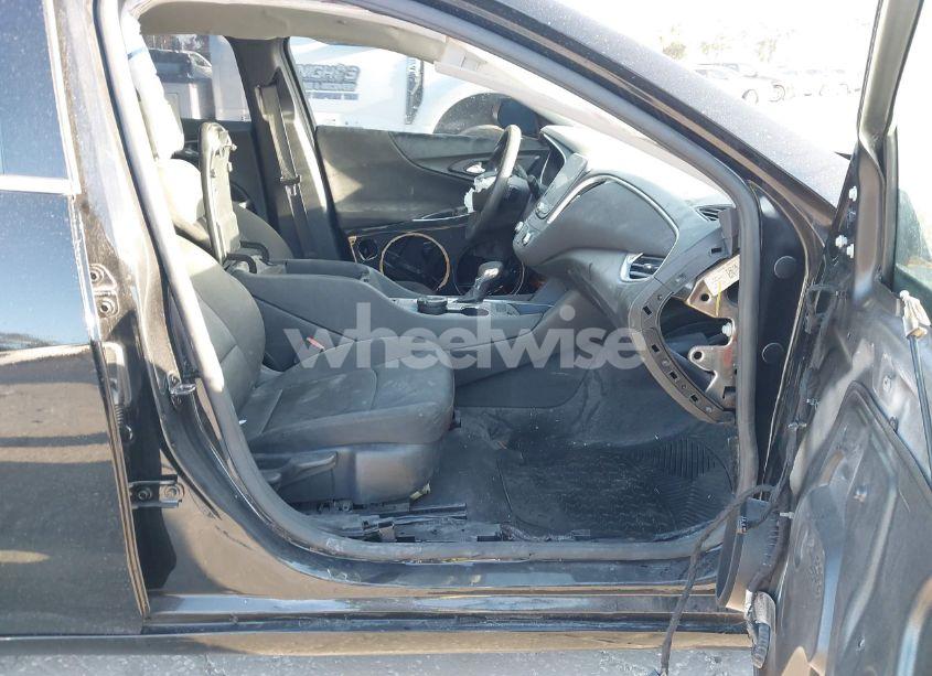 Photo 5 of 2021 Chevrolet Malibu FWD LT (VIN 1G1ZD5ST8MF005457)