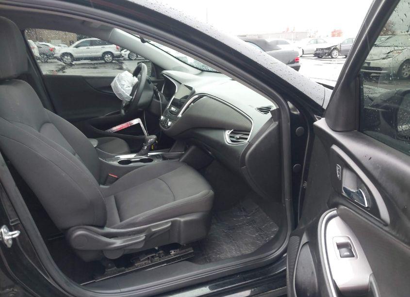 Photo 5 of 2021 Chevrolet Malibu FWD LT (VIN 1G1ZD5ST8MF005703)