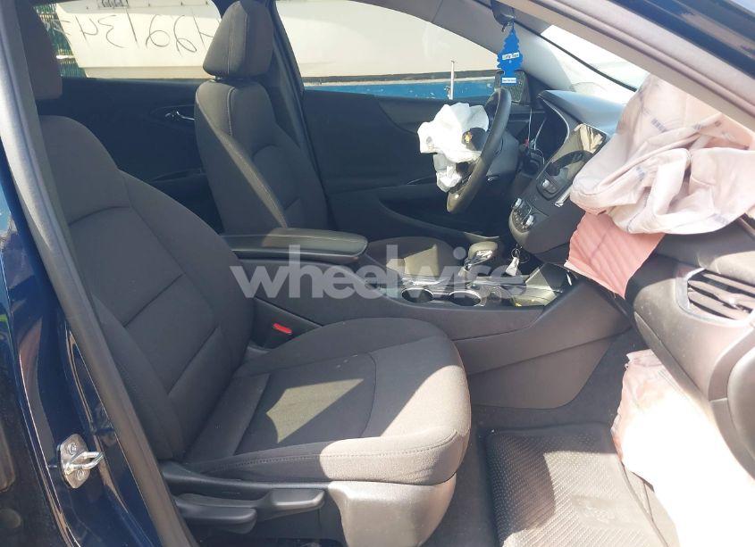 Photo 5 of 2021 Chevrolet Malibu FWD LT (VIN 1G1ZD5ST8MF005720)