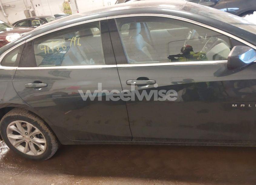 Photo 13 of 2021 Chevrolet Malibu FWD LT (VIN 1G1ZD5ST8MF012635)