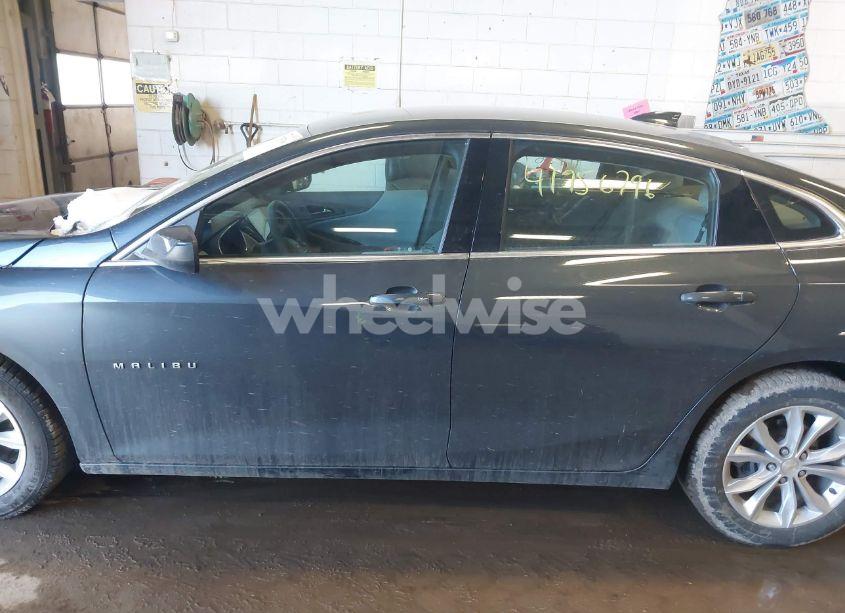 Photo 14 of 2021 Chevrolet Malibu FWD LT (VIN 1G1ZD5ST8MF012635)