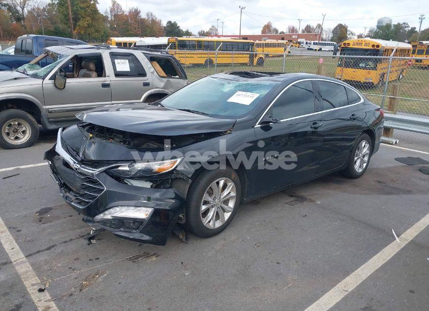 Photo 2 of 2021 Chevrolet Malibu FWD LT (VIN 1G1ZD5ST8MF028284)