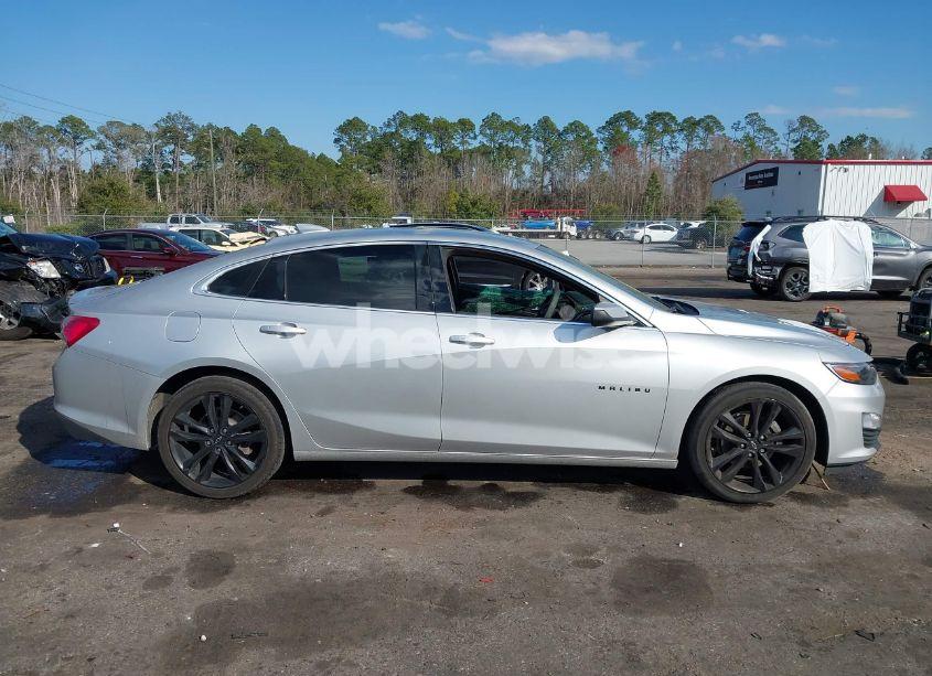 Photo 12 of 2021 Chevrolet Malibu FWD LT (VIN 1G1ZD5ST8MF057459)