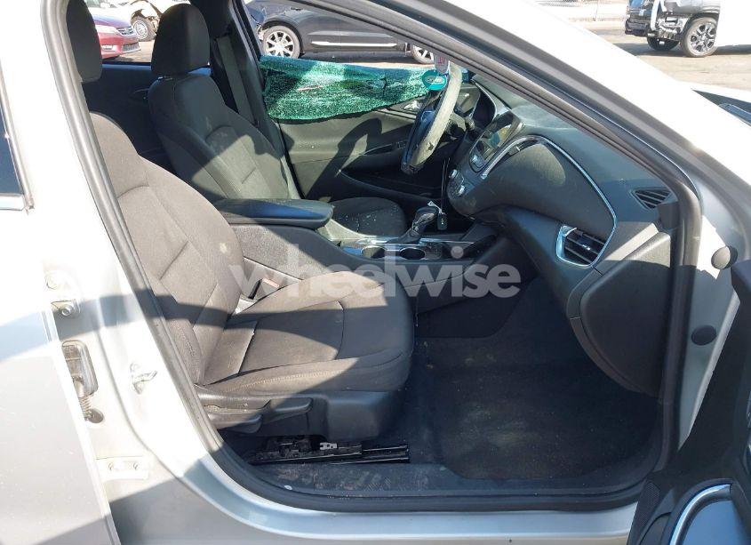 Photo 5 of 2021 Chevrolet Malibu FWD LT (VIN 1G1ZD5ST8MF057459)