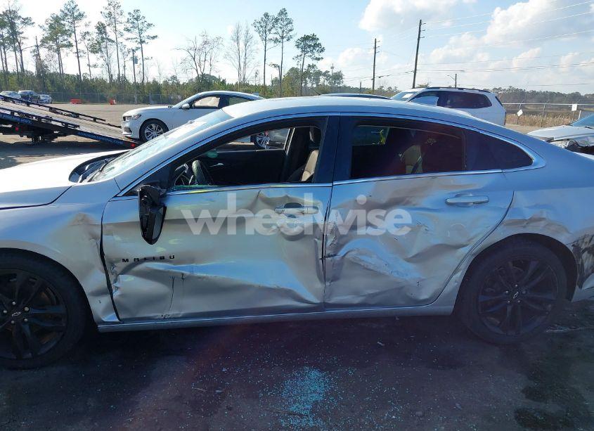 Photo 6 of 2021 Chevrolet Malibu FWD LT (VIN 1G1ZD5ST8MF057459)