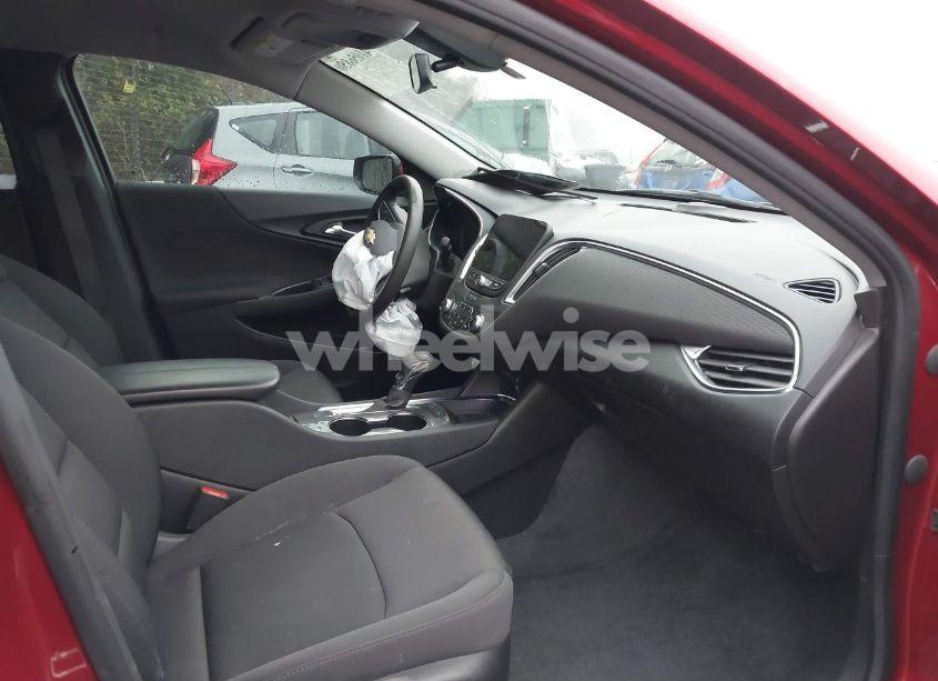 Photo 5 of 2021 Chevrolet Malibu FWD LT (VIN 1G1ZD5ST8MF083687)