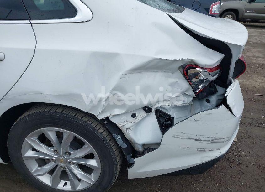 Photo 6 of 2022 Chevrolet Malibu FWD LT (VIN 1G1ZD5ST8NF105205)