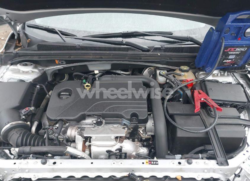 Photo 10 of 2022 Chevrolet Malibu FWD LT (VIN 1G1ZD5ST8NF109822)