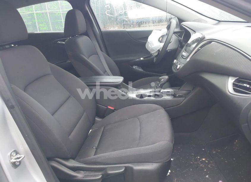 Photo 5 of 2022 Chevrolet Malibu FWD LT (VIN 1G1ZD5ST8NF109822)