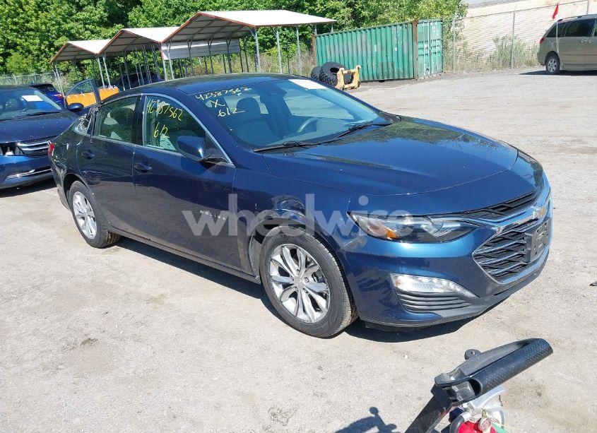 2022 Chevrolet Malibu FWD LT (VIN 1G1ZD5ST8NF111831) main photo