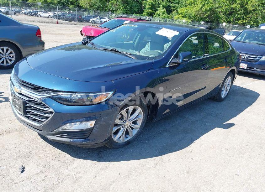 Photo 2 of 2022 Chevrolet Malibu FWD LT (VIN 1G1ZD5ST8NF111831)