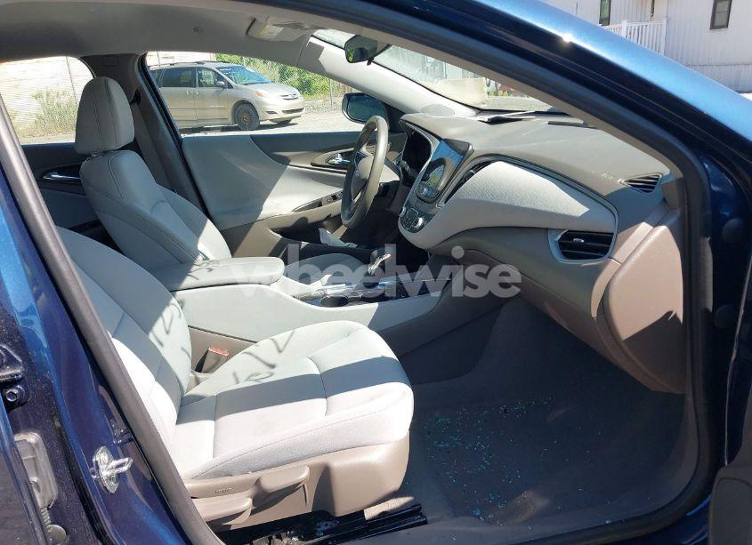 Photo 5 of 2022 Chevrolet Malibu FWD LT (VIN 1G1ZD5ST8NF111831)