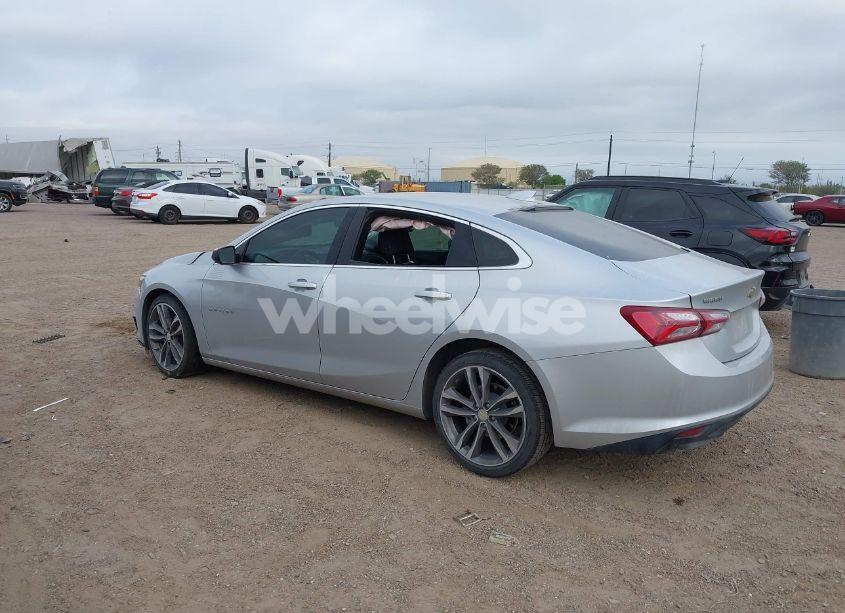 Photo 3 of 2022 Chevrolet Malibu FWD LT (VIN 1G1ZD5ST8NF121632)