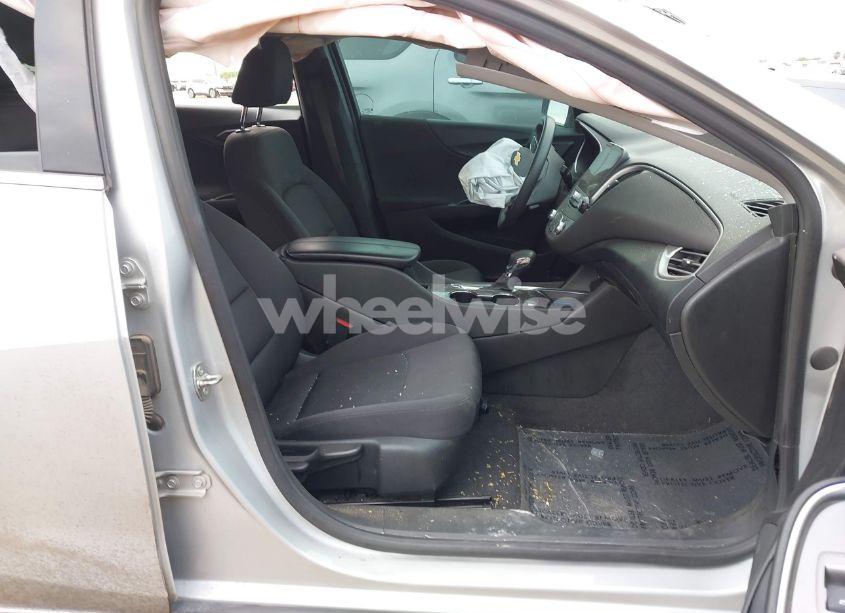 Photo 5 of 2022 Chevrolet Malibu FWD LT (VIN 1G1ZD5ST8NF121632)